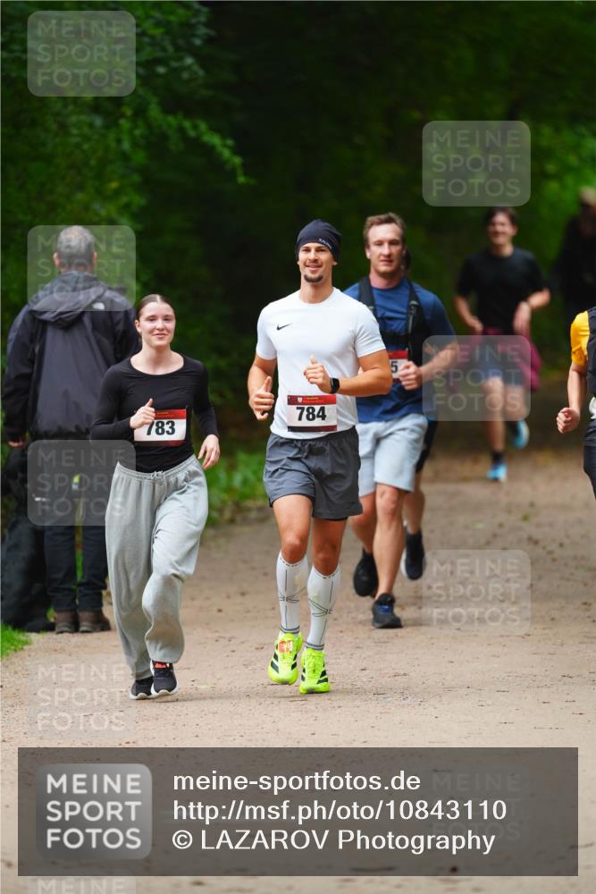 11.10.2026 - Bramfelder Halbmarathon 2026 LAZAROV Photography http://msf.ph/oto/10843110 11.10.2026 10:39:34 Laufen 783, 784 meine-sportfotos.de