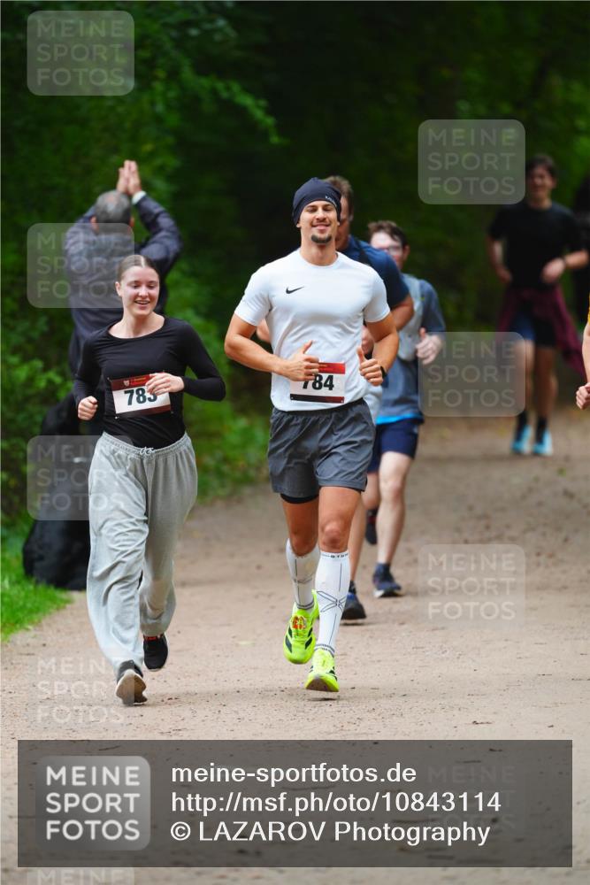 11.10.2026 - Bramfelder Halbmarathon 2026 LAZAROV Photography http://msf.ph/oto/10843114 11.10.2026 10:39:36 Laufen 783, 784 meine-sportfotos.de