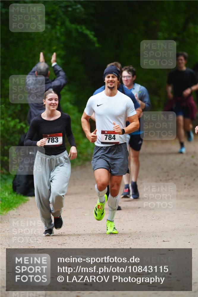 11.10.2026 - Bramfelder Halbmarathon 2026 LAZAROV Photography http://msf.ph/oto/10843115 11.10.2026 10:39:36 Laufen 783, 784 meine-sportfotos.de