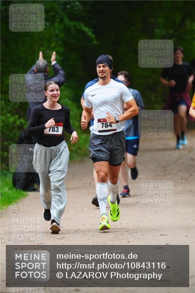 11.10.2026 - Bramfelder Halbmarathon 2026 LAZAROV Photography http://msf.ph/oto/10843116 11.10.2026 10:39:36 Laufen 783, 784 meine-sportfotos.de