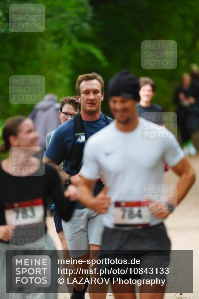 11.10.2026 - Bramfelder Halbmarathon 2026 LAZAROV Photography http://msf.ph/oto/10843133 11.10.2026 10:39:42 Laufen 783, 784 meine-sportfotos.de