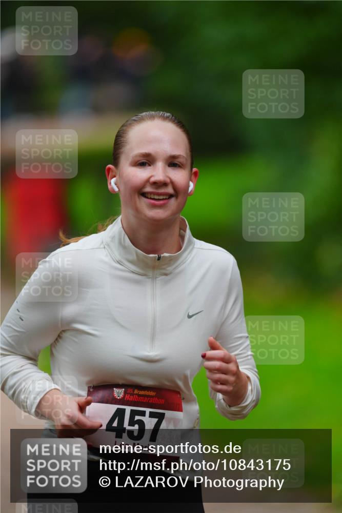 11.10.2026 - Bramfelder Halbmarathon 2026 LAZAROV Photography http://msf.ph/oto/10843175 11.10.2026 10:40:10 Laufen 35, 457 meine-sportfotos.de