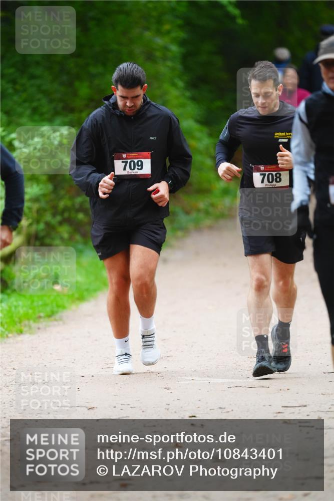 11.10.2026 - Bramfelder Halbmarathon 2026 LAZAROV Photography http://msf.ph/oto/10843401 11.10.2026 10:42:33 Laufen 709, 708 meine-sportfotos.de