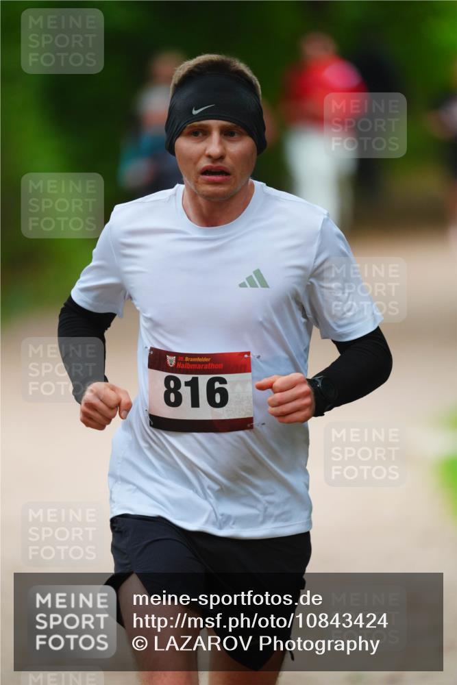 11.10.2026 - Bramfelder Halbmarathon 2026 LAZAROV Photography http://msf.ph/oto/10843424 11.10.2026 10:43:03 Laufen 35, 816 meine-sportfotos.de