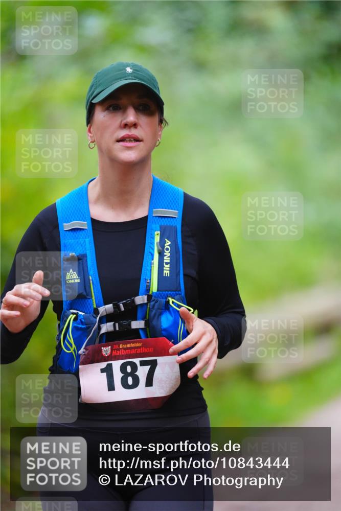 11.10.2026 - Bramfelder Halbmarathon 2026 LAZAROV Photography http://msf.ph/oto/10843444 11.10.2026 10:43:10 Laufen 35, 187 meine-sportfotos.de