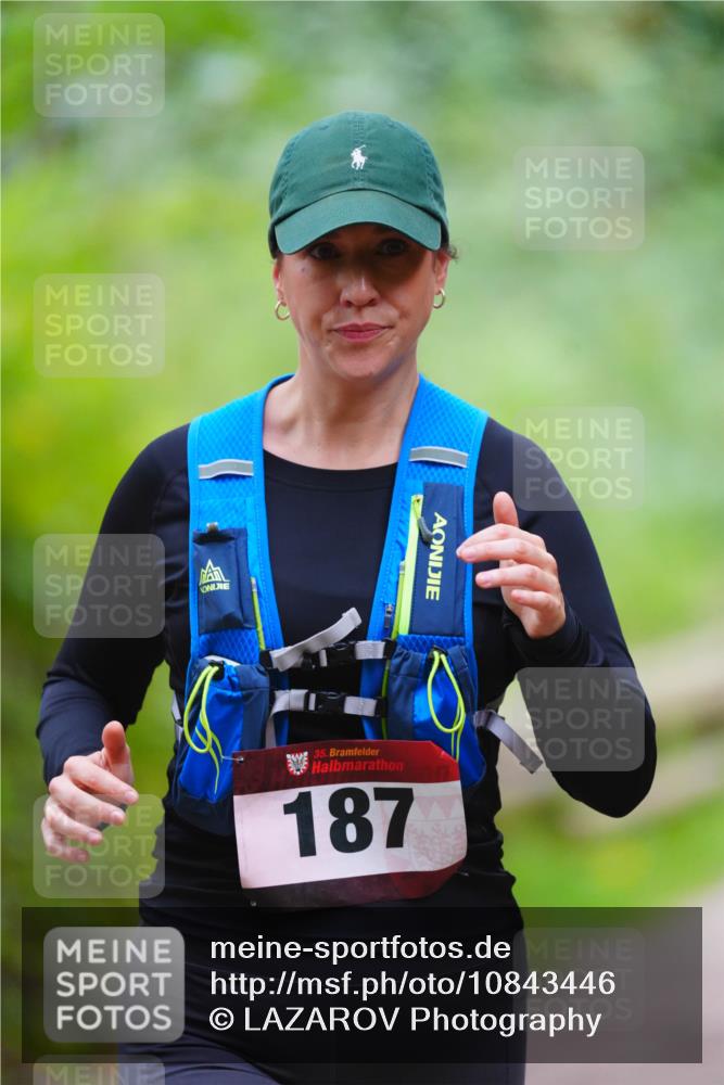 11.10.2026 - Bramfelder Halbmarathon 2026 LAZAROV Photography http://msf.ph/oto/10843446 11.10.2026 10:43:11 Laufen 35, 187 meine-sportfotos.de