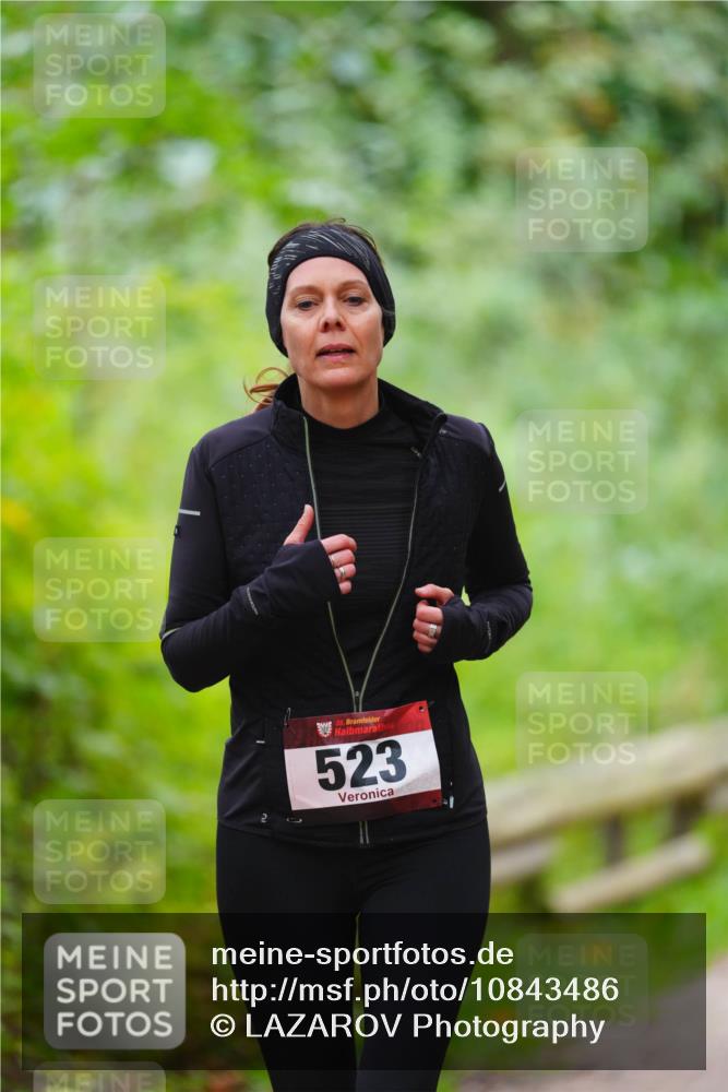 11.10.2026 - Bramfelder Halbmarathon 2026 LAZAROV Photography http://msf.ph/oto/10843486 11.10.2026 10:43:37 Laufen 523 meine-sportfotos.de