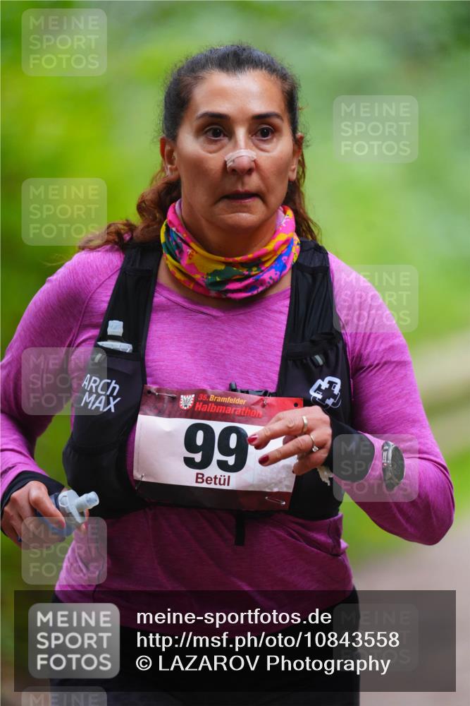 11.10.2026 - Bramfelder Halbmarathon 2026 LAZAROV Photography http://msf.ph/oto/10843558 11.10.2026 10:46:00 Laufen 35, 99 meine-sportfotos.de