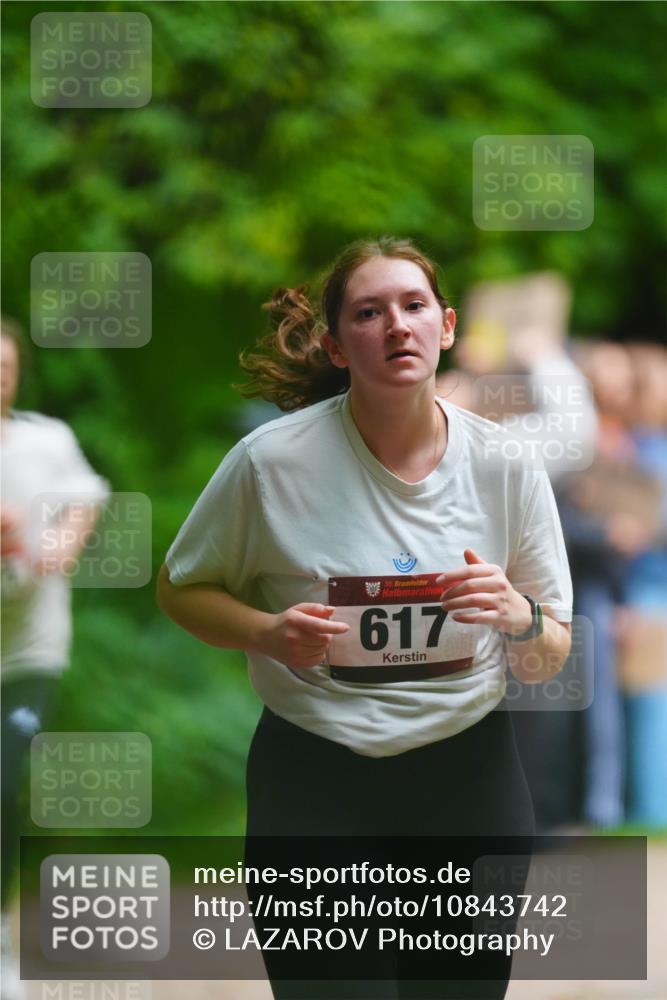 11.10.2026 - Bramfelder Halbmarathon 2026 LAZAROV Photography http://msf.ph/oto/10843742 11.10.2026 10:50:05 Laufen 617 meine-sportfotos.de