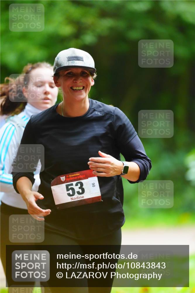 11.10.2026 - Bramfelder Halbmarathon 2026 LAZAROV Photography http://msf.ph/oto/10843843 11.10.2026 10:52:10 Laufen 90, 35, 53 meine-sportfotos.de