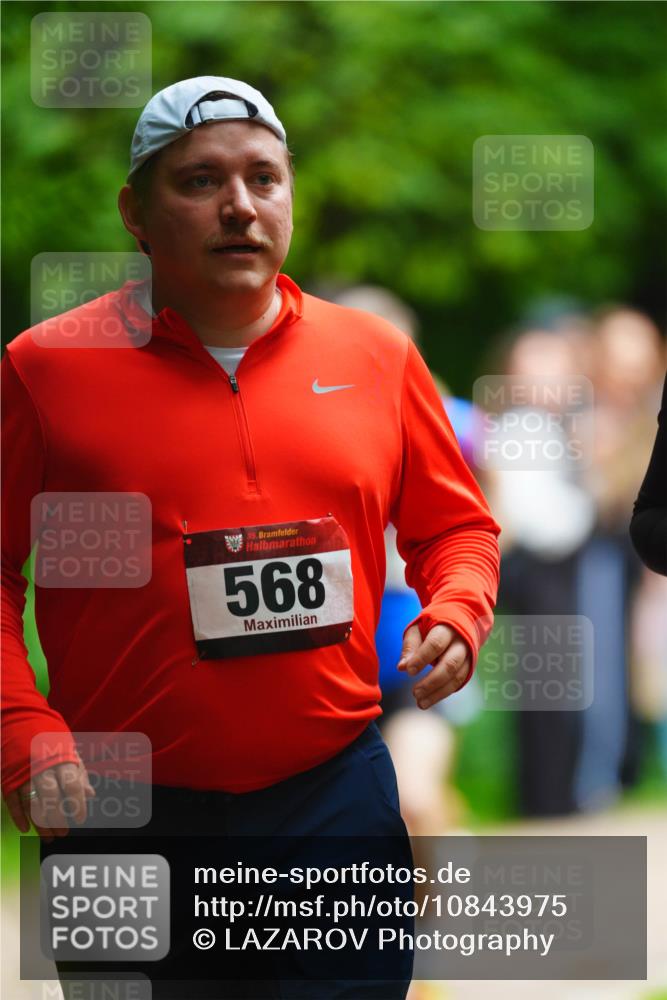 11.10.2026 - Bramfelder Halbmarathon 2026 LAZAROV Photography http://msf.ph/oto/10843975 11.10.2026 10:54:38 Laufen 35, 568 meine-sportfotos.de