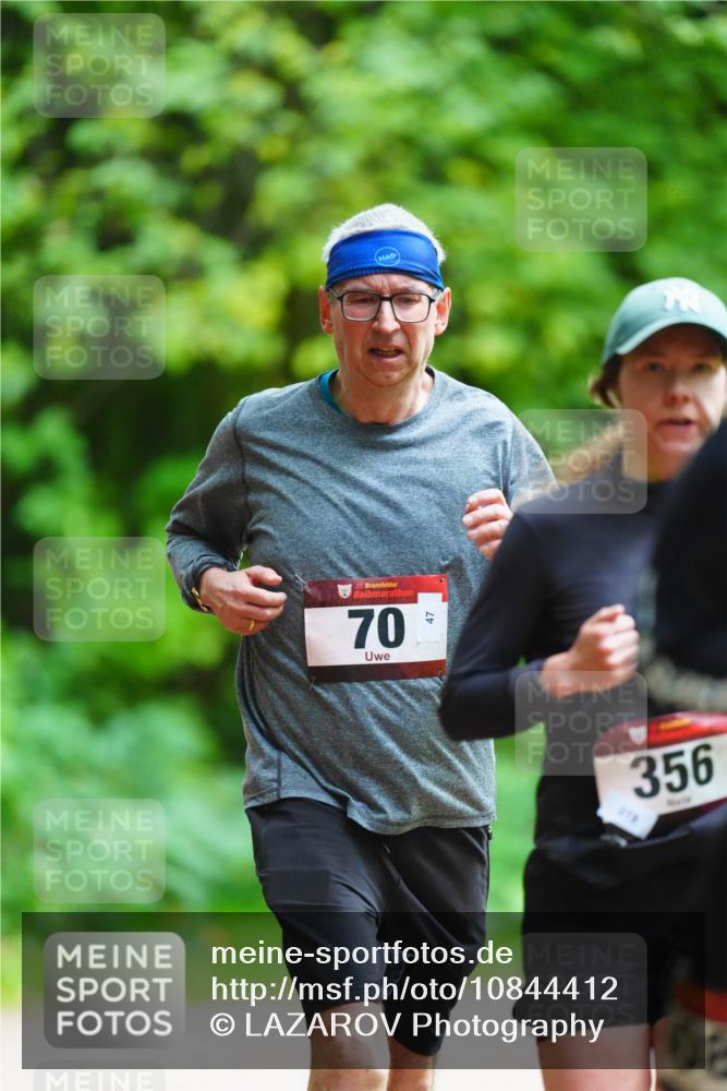 11.10.2026 - Bramfelder Halbmarathon 2026 LAZAROV Photography http://msf.ph/oto/10844412 11.10.2026 11:00:05 Laufen 35, 70, 17, 356, 08 meine-sportfotos.de