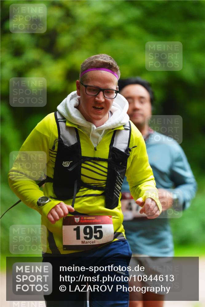 11.10.2026 - Bramfelder Halbmarathon 2026 LAZAROV Photography http://msf.ph/oto/10844613 11.10.2026 11:03:00 Laufen 35, 195 meine-sportfotos.de