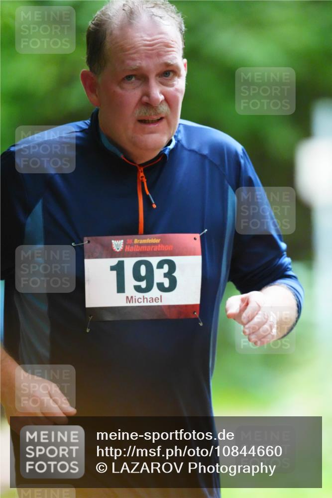 11.10.2026 - Bramfelder Halbmarathon 2026 LAZAROV Photography http://msf.ph/oto/10844660 11.10.2026 11:03:37 Laufen 35, 193 meine-sportfotos.de