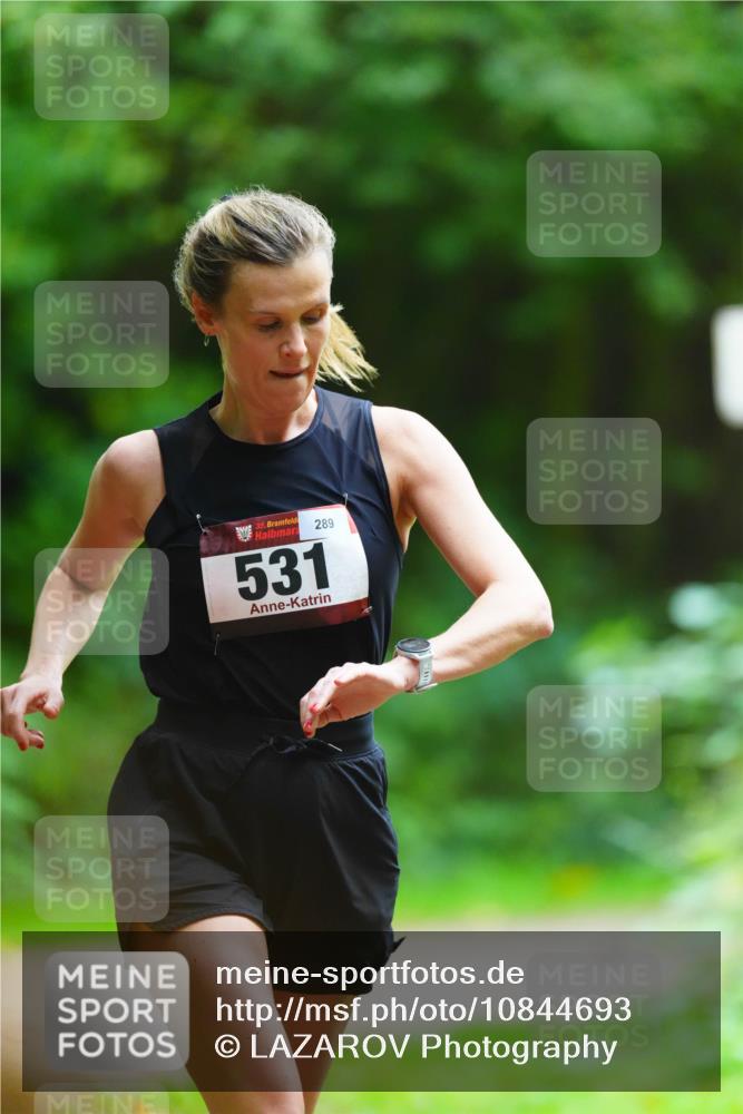 11.10.2026 - Bramfelder Halbmarathon 2026 LAZAROV Photography http://msf.ph/oto/10844693 11.10.2026 11:04:25 Laufen 35, 531, 289 meine-sportfotos.de