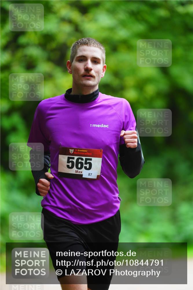 11.10.2026 - Bramfelder Halbmarathon 2026 LAZAROV Photography http://msf.ph/oto/10844791 11.10.2026 11:06:17 Laufen 35, 565, 87 meine-sportfotos.de
