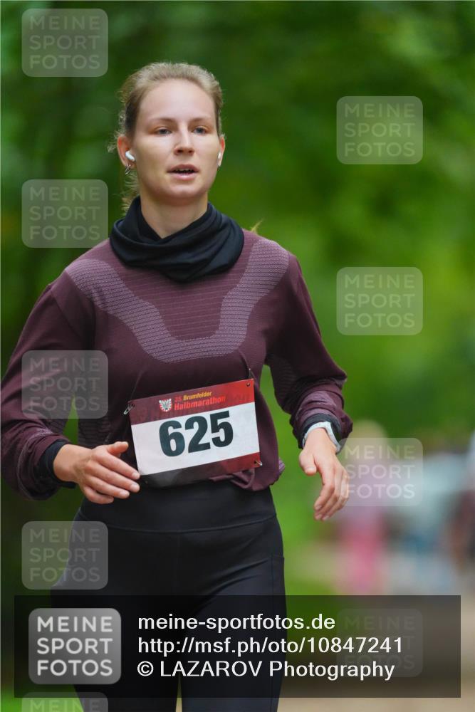 11.10.2026 - Bramfelder Halbmarathon 2026 LAZAROV Photography http://msf.ph/oto/10847241 11.10.2026 11:39:03 Laufen 35, 625 meine-sportfotos.de