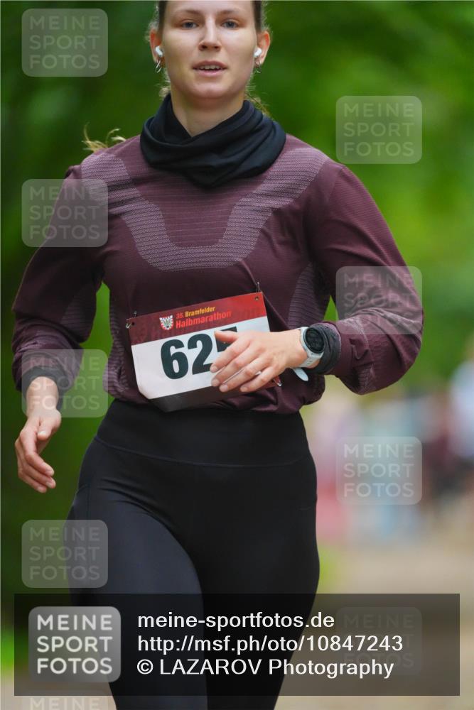 11.10.2026 - Bramfelder Halbmarathon 2026 LAZAROV Photography http://msf.ph/oto/10847243 11.10.2026 11:39:03 Laufen 35, 62, 80 meine-sportfotos.de