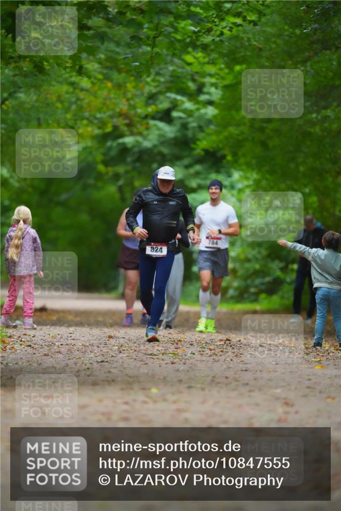 11.10.2026 - Bramfelder Halbmarathon 2026 LAZAROV Photography http://msf.ph/oto/10847555 11.10.2026 11:43:00 Laufen 824, 784 meine-sportfotos.de