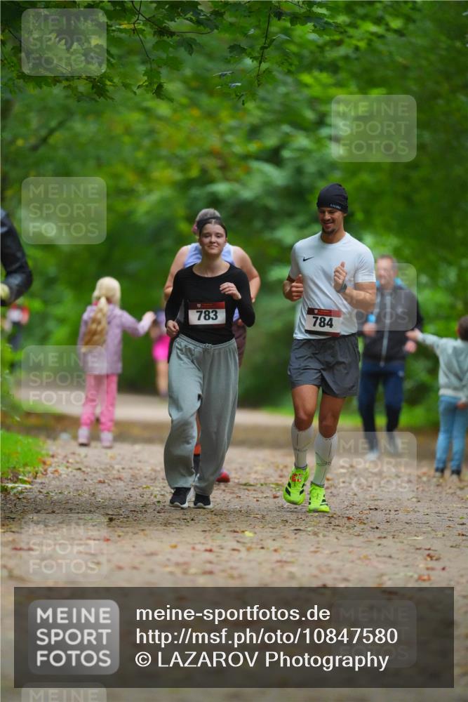 11.10.2026 - Bramfelder Halbmarathon 2026 LAZAROV Photography http://msf.ph/oto/10847580 11.10.2026 11:43:09 Laufen 783, 784 meine-sportfotos.de