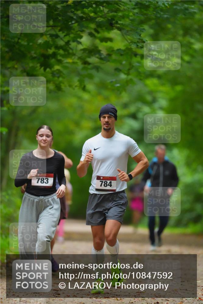 11.10.2026 - Bramfelder Halbmarathon 2026 LAZAROV Photography http://msf.ph/oto/10847592 11.10.2026 11:43:14 Laufen 783, 784 meine-sportfotos.de
