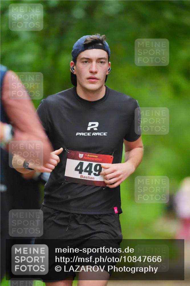 11.10.2026 - Bramfelder Halbmarathon 2026 LAZAROV Photography http://msf.ph/oto/10847666 11.10.2026 11:45:04 Laufen 35, 449 meine-sportfotos.de