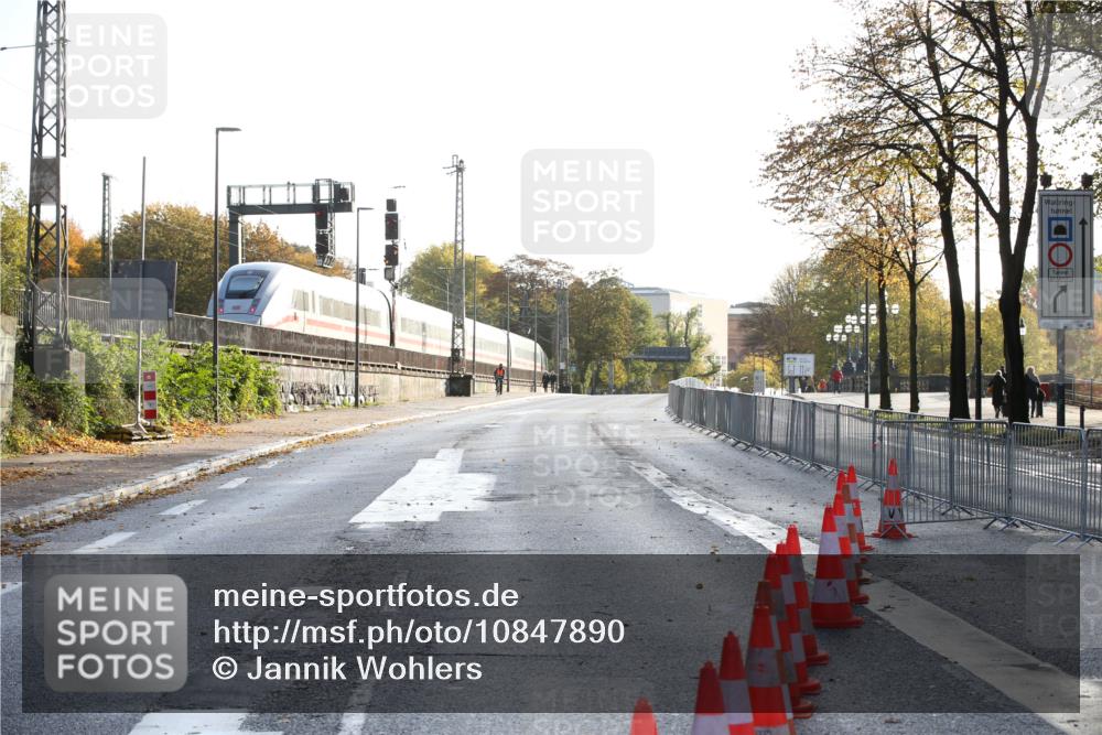 25.10.2026 - hella hamburg halbmarathon Jannik Wohlers http://msf.ph/oto/10847890 25.10.2026 09:40:01 Lombardsbrücke  meine-sportfotos.de
