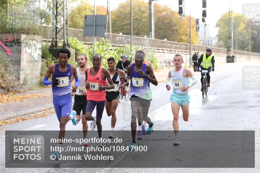 25.10.2026 - hella hamburg halbmarathon Jannik Wohlers http://msf.ph/oto/10847900 25.10.2026 10:07:43 Lombardsbrücke 3, 24, 19, 1, 10, 54, 29, 8 meine-sportfotos.de