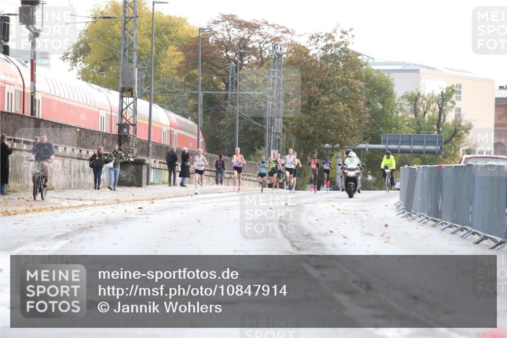 25.10.2026 - hella hamburg halbmarathon Jannik Wohlers http://msf.ph/oto/10847914 25.10.2026 10:10:34 Lombardsbrücke  meine-sportfotos.de
