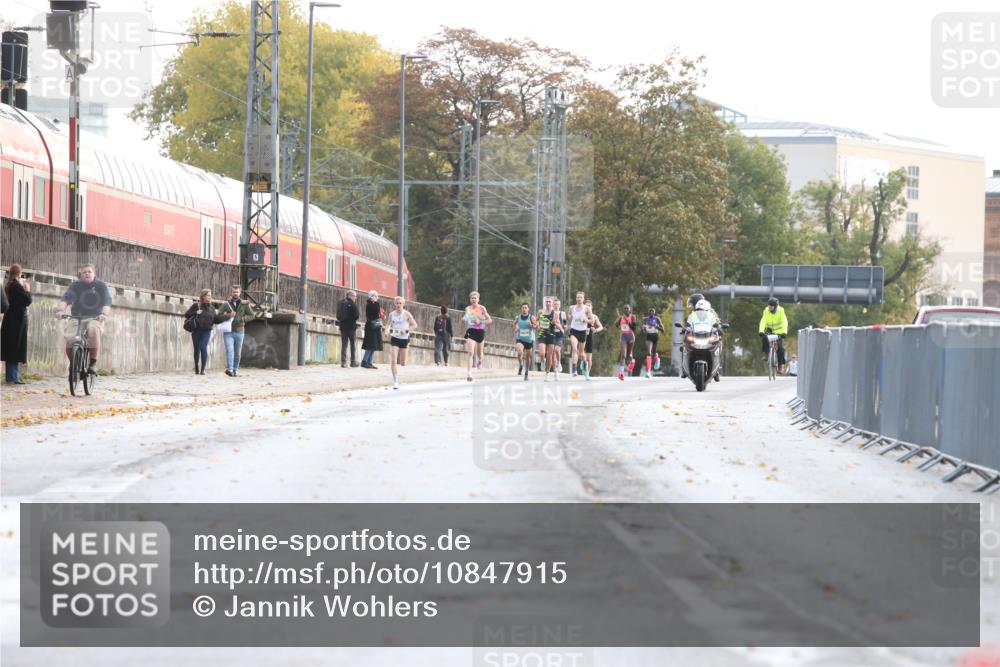 25.10.2026 - hella hamburg halbmarathon Jannik Wohlers http://msf.ph/oto/10847915 25.10.2026 10:10:34 Lombardsbrücke  meine-sportfotos.de