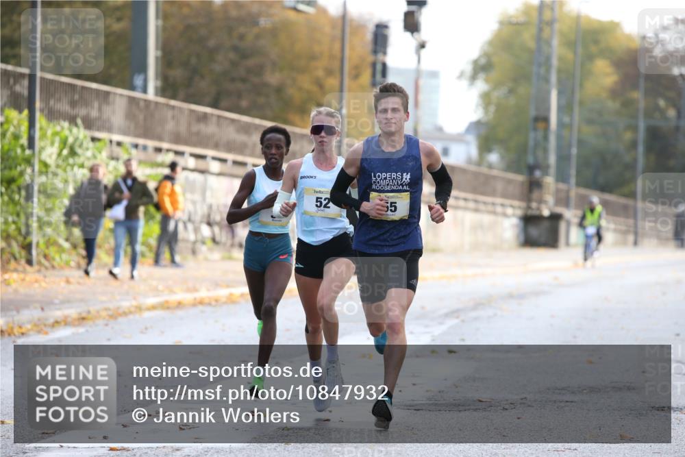 25.10.2026 - hella hamburg halbmarathon Jannik Wohlers http://msf.ph/oto/10847932 25.10.2026 10:11:12 Lombardsbrücke 55, 52, 37 meine-sportfotos.de