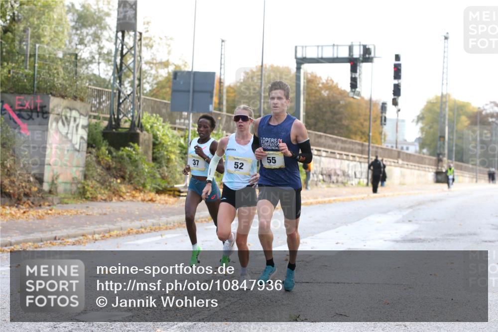 25.10.2026 - hella hamburg halbmarathon Jannik Wohlers http://msf.ph/oto/10847936 25.10.2026 10:11:13 Lombardsbrücke 55, 52, 37 meine-sportfotos.de