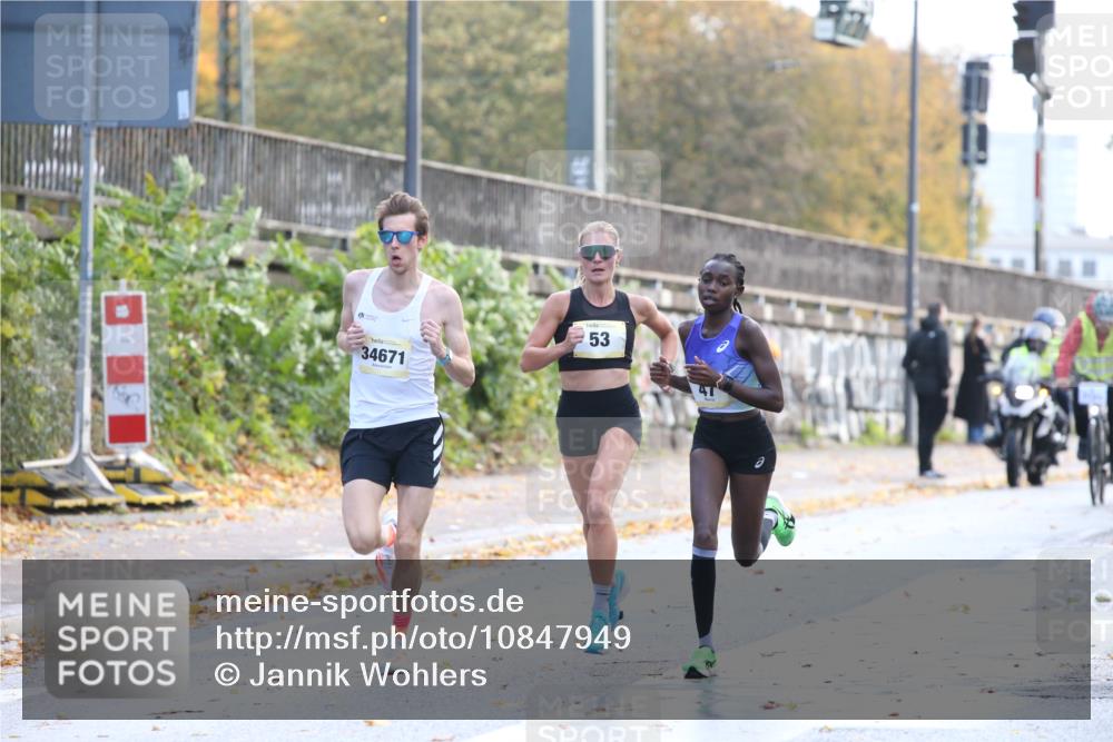 25.10.2026 - hella hamburg halbmarathon Jannik Wohlers http://msf.ph/oto/10847949 25.10.2026 10:11:39 Lombardsbrücke 27, 34671, 47, 53 meine-sportfotos.de