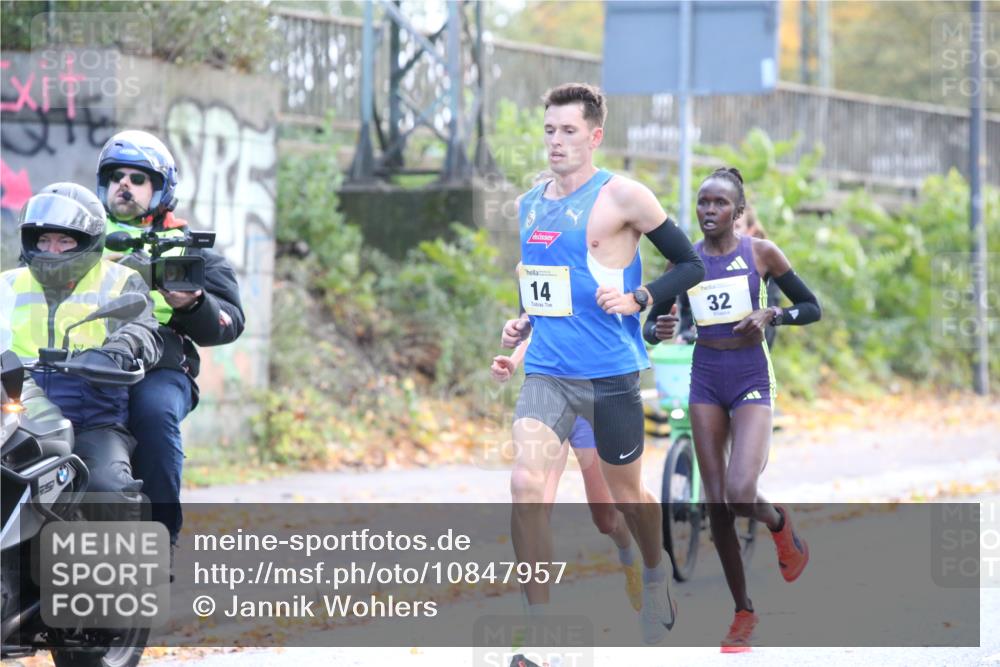 25.10.2026 - hella hamburg halbmarathon Jannik Wohlers http://msf.ph/oto/10847957 25.10.2026 10:11:48 Lombardsbrücke 14, 34, 32 meine-sportfotos.de