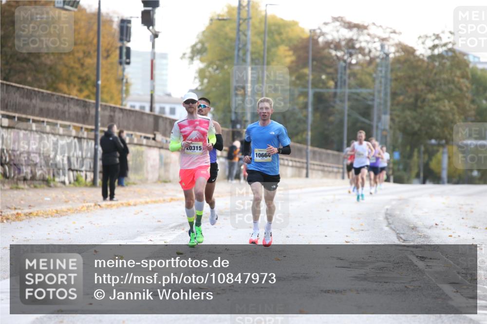 25.10.2026 - hella hamburg halbmarathon Jannik Wohlers http://msf.ph/oto/10847973 25.10.2026 10:13:07 Lombardsbrücke  meine-sportfotos.de