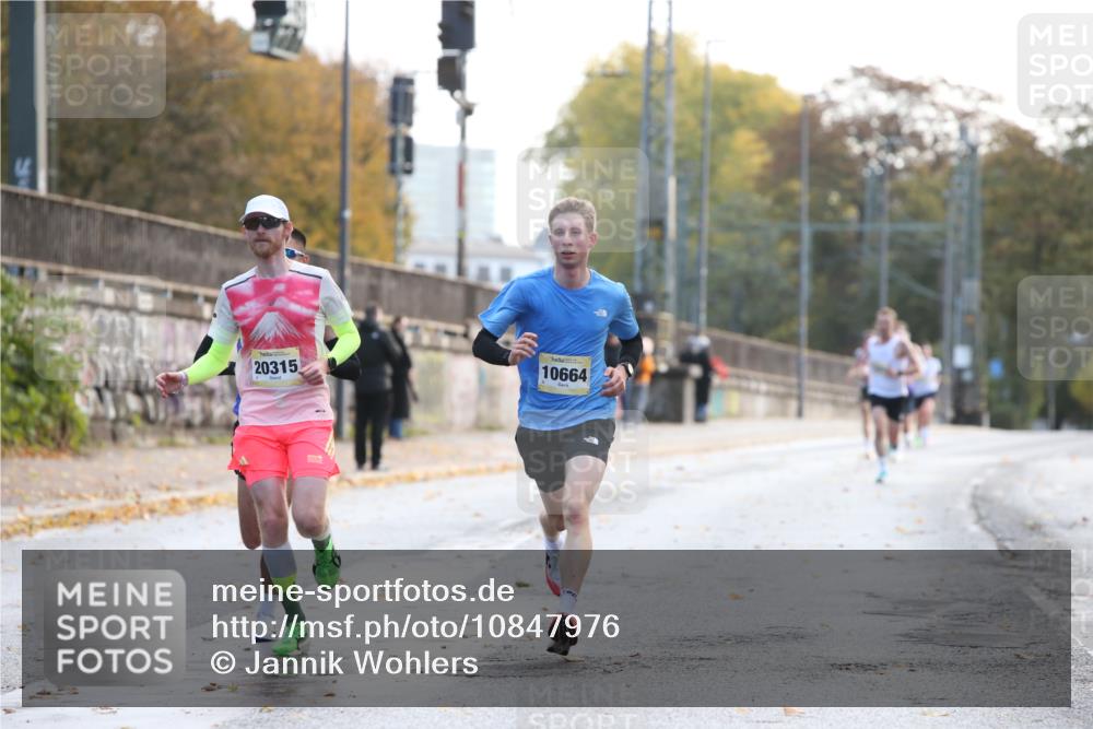 25.10.2026 - hella hamburg halbmarathon Jannik Wohlers http://msf.ph/oto/10847976 25.10.2026 10:13:09 Lombardsbrücke 20315, 10664, 9319 meine-sportfotos.de