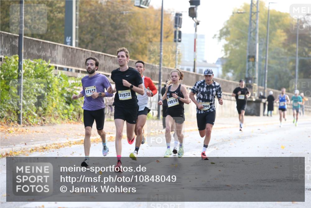 25.10.2026 - hella hamburg halbmarathon Jannik Wohlers http://msf.ph/oto/10848049 25.10.2026 10:14:05 Lombardsbrücke 43, 51, 42, 31572 meine-sportfotos.de