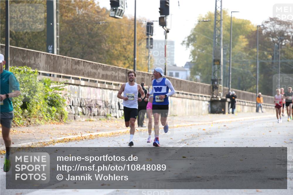 25.10.2026 - hella hamburg halbmarathon Jannik Wohlers http://msf.ph/oto/10848089 25.10.2026 10:14:19 Lombardsbrücke 23197, 30471, 34723 meine-sportfotos.de