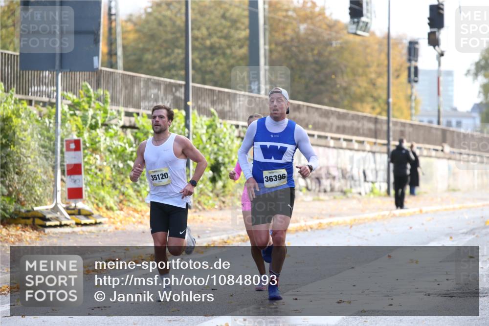 25.10.2026 - hella hamburg halbmarathon Jannik Wohlers http://msf.ph/oto/10848093 25.10.2026 10:14:22 Lombardsbrücke 30471, 34723, 35120, 36396, 38 meine-sportfotos.de