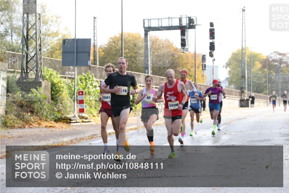 25.10.2026 - hella hamburg halbmarathon Jannik Wohlers http://msf.ph/oto/10848111 25.10.2026 10:14:32 Lombardsbrücke 35561, 34396, 33716, 40, 30965 meine-sportfotos.de