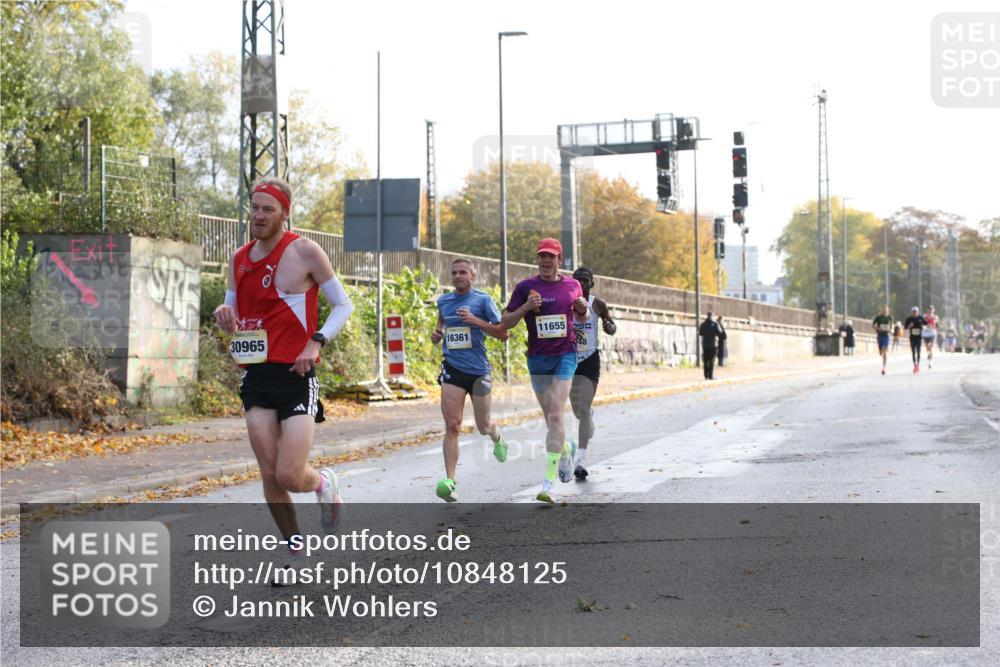 25.10.2026 - hella hamburg halbmarathon Jannik Wohlers http://msf.ph/oto/10848125 25.10.2026 10:14:35 Lombardsbrücke 35561, 33716, 34396, 40, 30965, 11655, 16361, 35048 meine-sportfotos.de