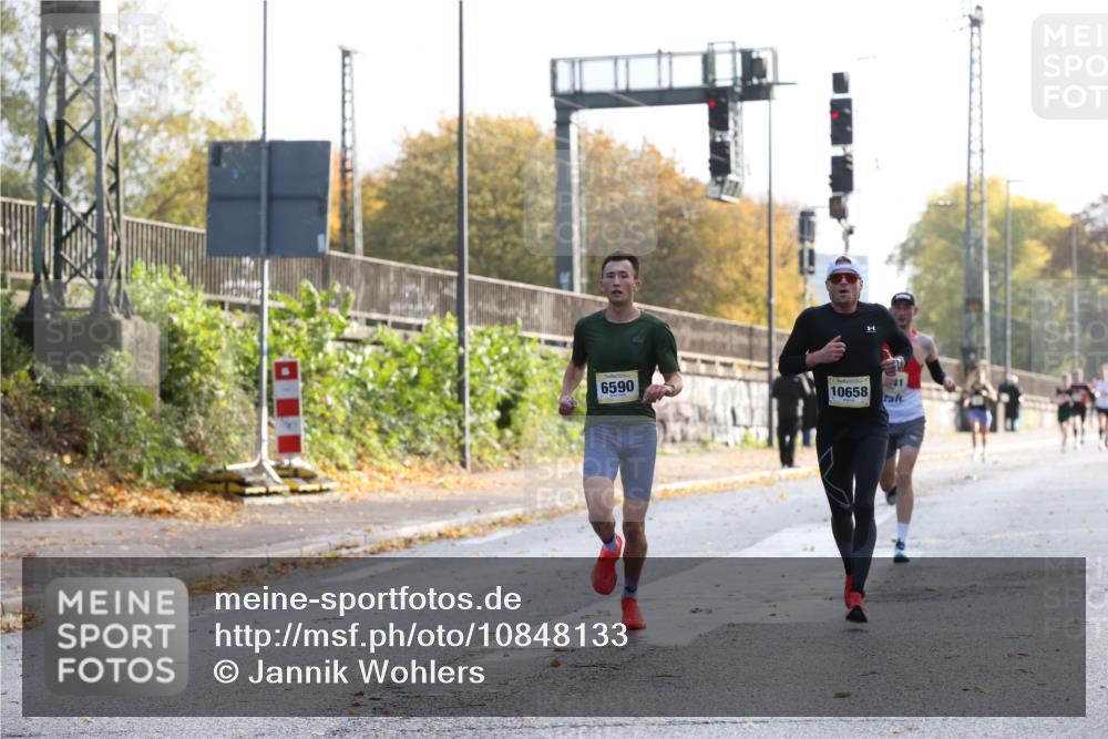 25.10.2026 - hella hamburg halbmarathon Jannik Wohlers http://msf.ph/oto/10848133 25.10.2026 10:14:45 Lombardsbrücke 10658, 6590 meine-sportfotos.de