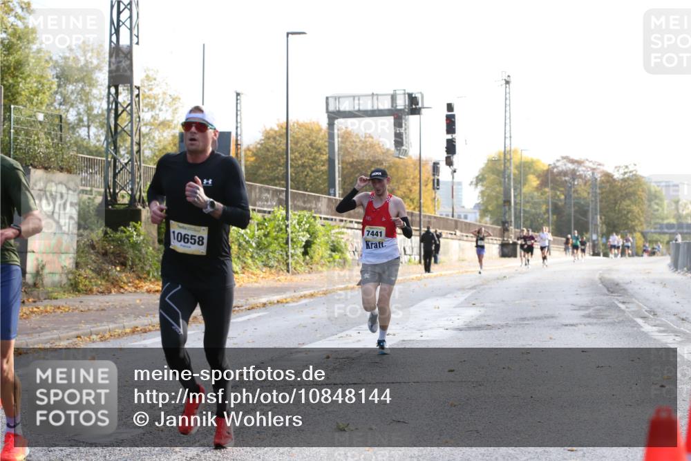 25.10.2026 - hella hamburg halbmarathon Jannik Wohlers http://msf.ph/oto/10848144 25.10.2026 10:14:47 Lombardsbrücke 10658, 6590, 7441 meine-sportfotos.de