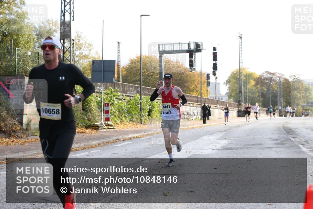 25.10.2026 - hella hamburg halbmarathon Jannik Wohlers http://msf.ph/oto/10848146 25.10.2026 10:14:48 Lombardsbrücke 10658, 6590, 7441 meine-sportfotos.de