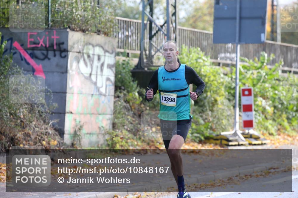 25.10.2026 - hella hamburg halbmarathon Jannik Wohlers http://msf.ph/oto/10848167 25.10.2026 10:15:05 Lombardsbrücke 35254, 31330, 9804, 13398 meine-sportfotos.de