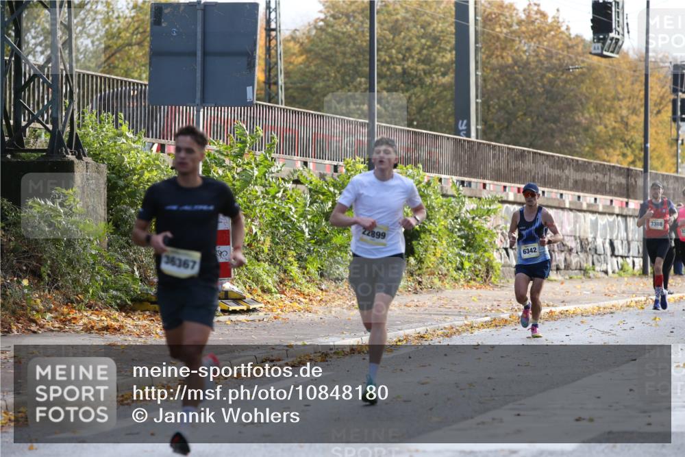 25.10.2026 - hella hamburg halbmarathon Jannik Wohlers http://msf.ph/oto/10848180 25.10.2026 10:15:07 Lombardsbrücke 13398, 36367 meine-sportfotos.de
