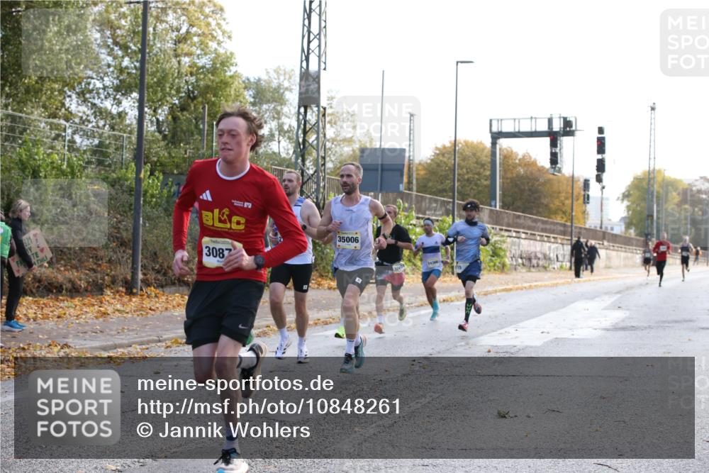 25.10.2026 - hella hamburg halbmarathon Jannik Wohlers http://msf.ph/oto/10848261 25.10.2026 10:15:38 Lombardsbrücke 35367, 19706, 20045, 30870, 2997, 35006, 21479, 15218, 15879, 30034, 24366 meine-sportfotos.de