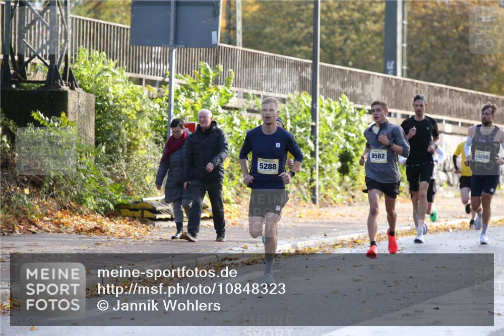 25.10.2026 - hella hamburg halbmarathon Jannik Wohlers http://msf.ph/oto/10848323 25.10.2026 10:16:05 Lombardsbrücke 5288 meine-sportfotos.de