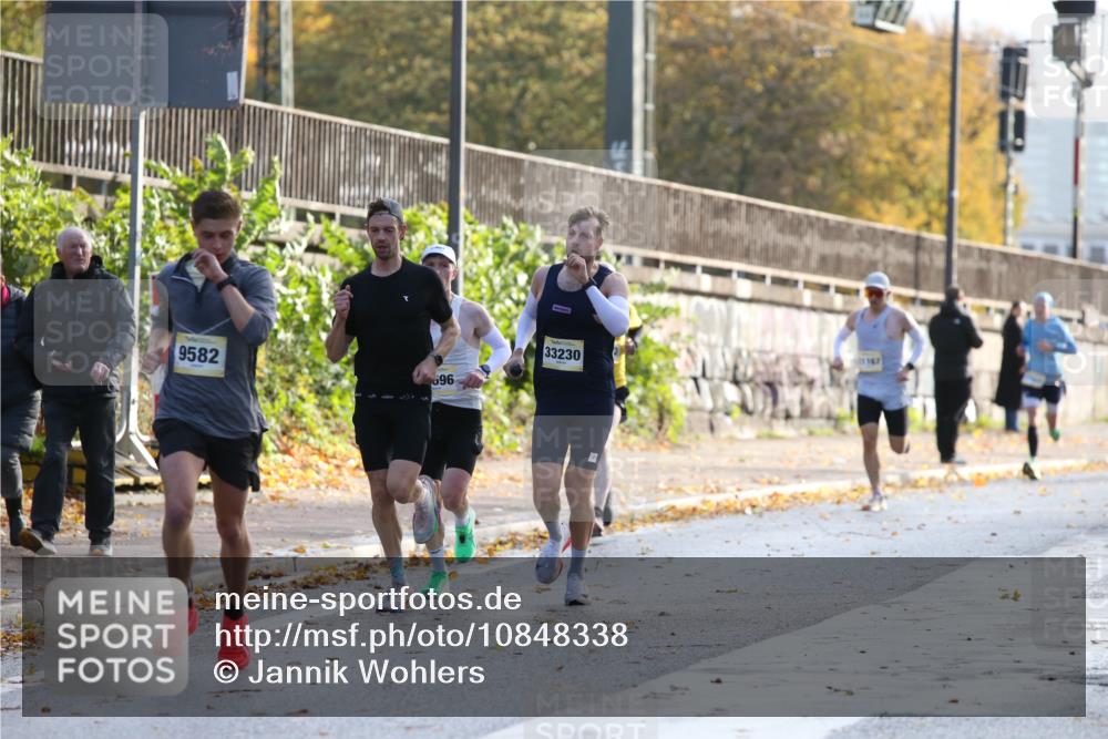25.10.2026 - hella hamburg halbmarathon Jannik Wohlers http://msf.ph/oto/10848338 25.10.2026 10:16:06 Lombardsbrücke 5288 meine-sportfotos.de