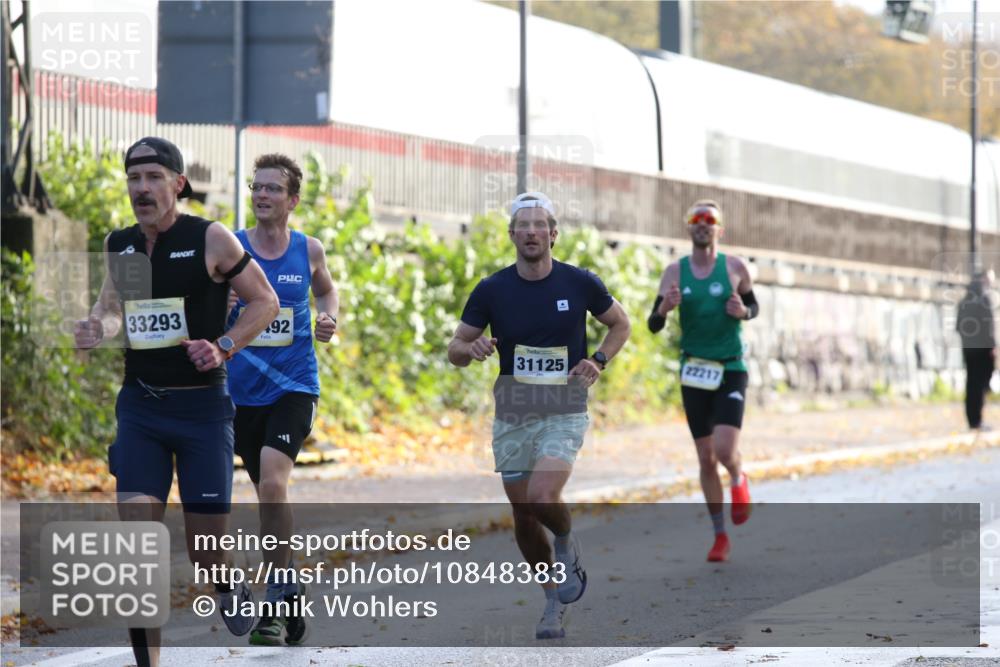 25.10.2026 - hella hamburg halbmarathon Jannik Wohlers http://msf.ph/oto/10848383 25.10.2026 10:16:20 Lombardsbrücke 15794, 21590, 23060, 24382, 34812, 33304, 16400, 33293, 30492, 31125 meine-sportfotos.de